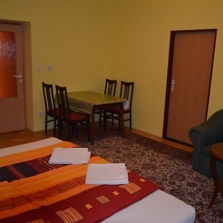 Ab Apartments Karlovy Vary Oda fotoğraf